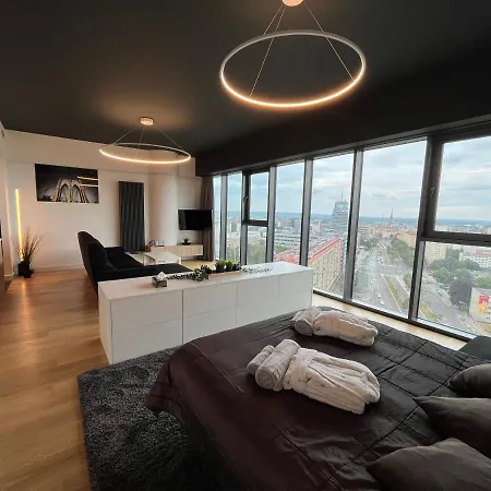 Апартаменты Hanza Tower - Luxurious 60m2 - 15th Floor View Щецин