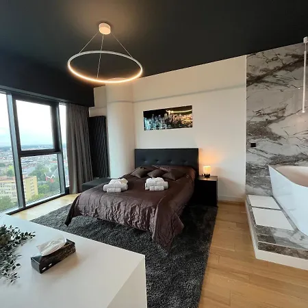 Hanza Tower - Luxurious 60m2 - 15th Floor View アパート *