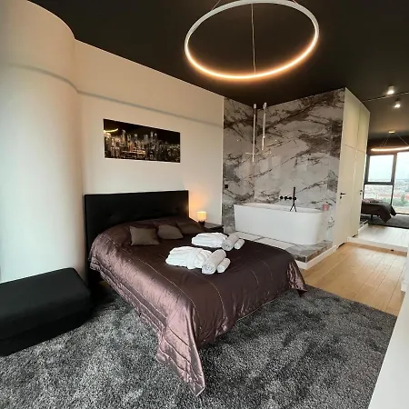 Hanza Tower - Luxurious 60m2 - 15th Floor View Апартаменты *