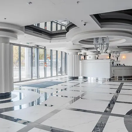 Hanza Tower - Luxurious 60m2 - 15th Floor View שצ'צ'ין