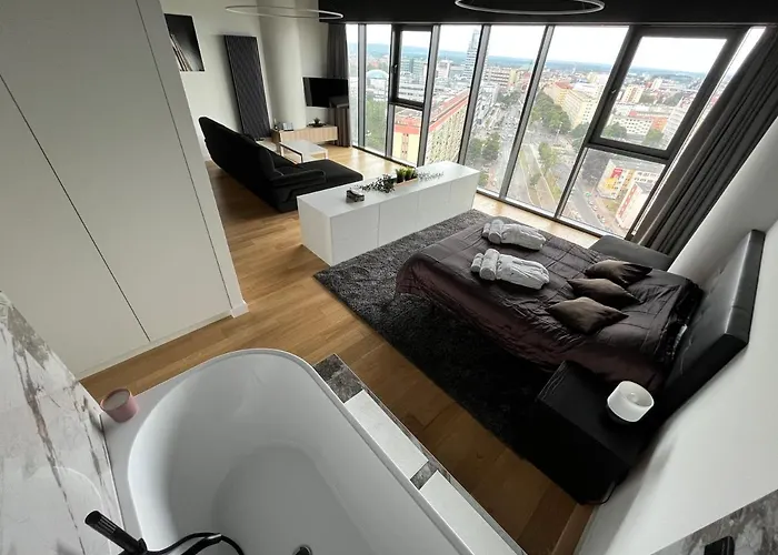 Hanza Tower - Luxurious 60m2 - 15th Floor View Daire