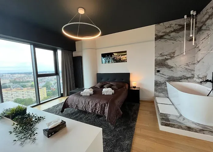 Hanza Tower - Luxurious 60m2 - 15th Floor View Daire *