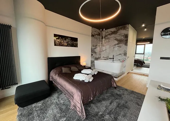 Hanza Tower - Luxurious 60m2 - 15th Floor View Apartment *